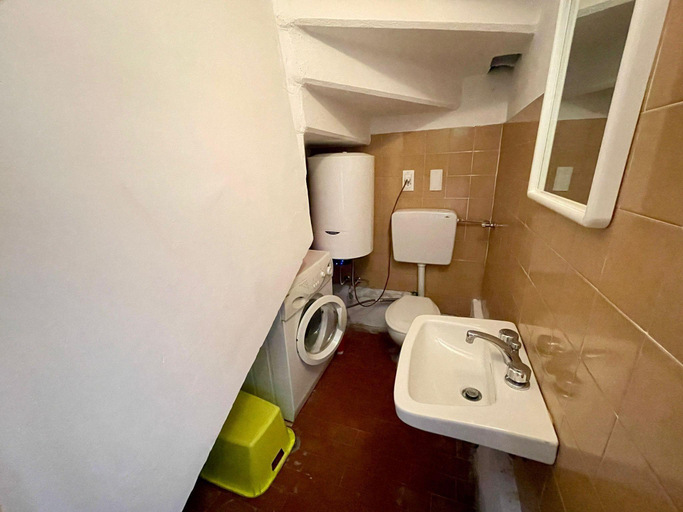 Bathroom 3, Beachside Holiday Home in Porto Santa, Venezia