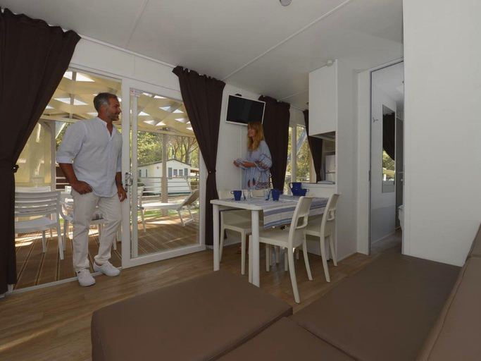 Others 5, Modern Chalet in Pine Grove, Caserta