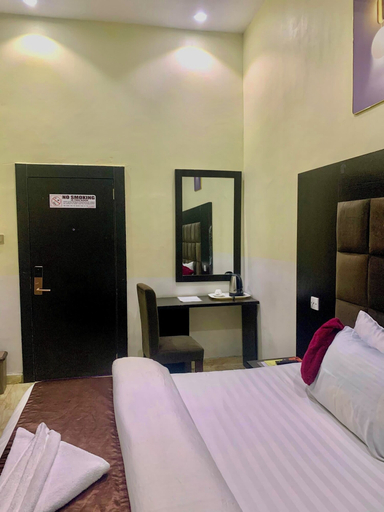 Bedroom 2, Leons Hotel and Suite, Owerri North