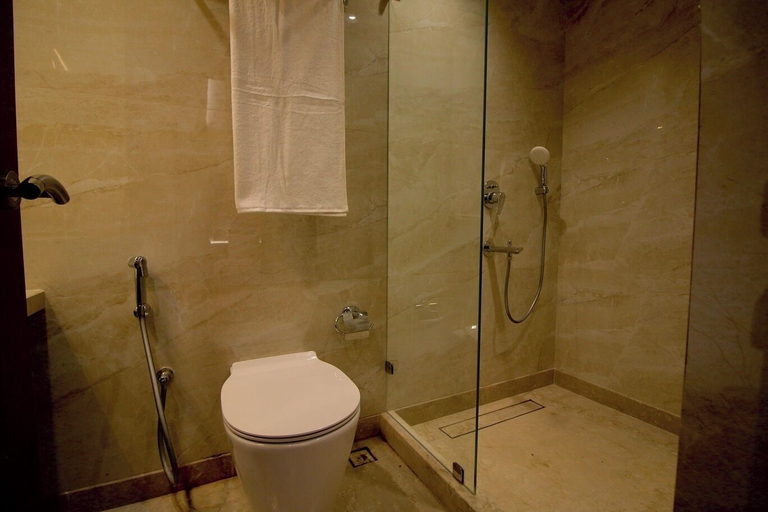 Bathroom 3, Evara By Meraki Inn, Kolkata