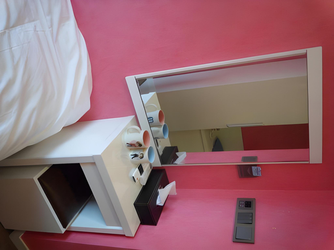 Bedroom 18