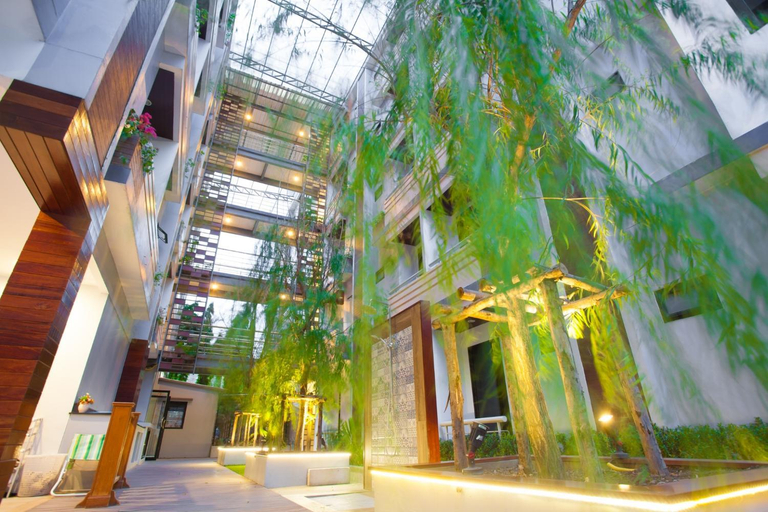 Exterior 7