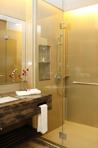 Bathroom 13
