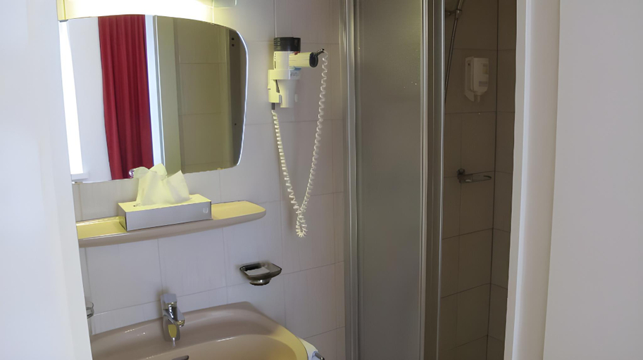Bathroom 5