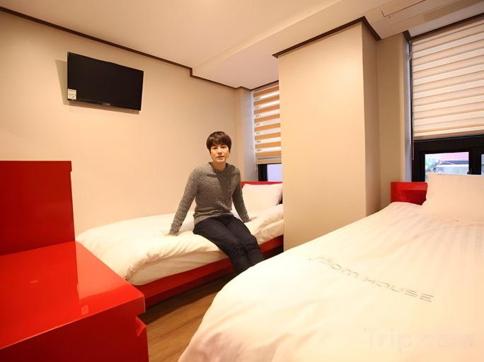 Bedroom 13