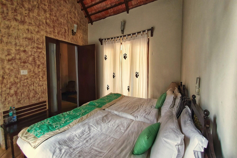 Bedroom 3, Greetoe Celebration Van Vilas, Umaria