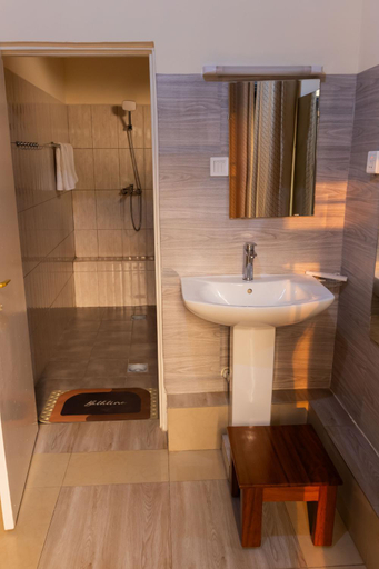 Bathroom, Amakuza Residence, Gasabo
