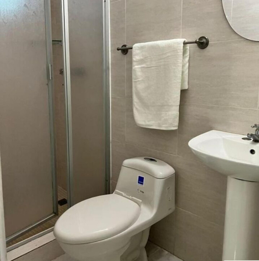 Bathroom 4, Hotel Costa Azul, Panamá