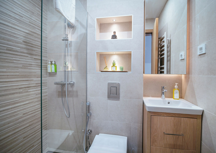 Bathroom 4, Royal Blue Resort & Residence