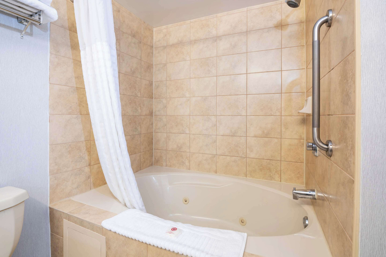 Bathroom 4