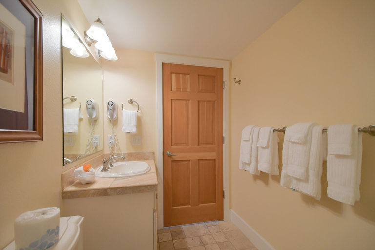 Bathroom 3, Lakeshore Lodges, Kenai Peninsula
