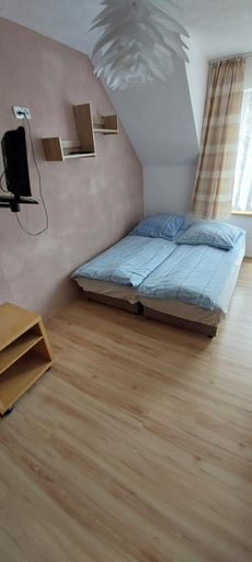 4, Bursztynek pokoje goscinne, Sławno