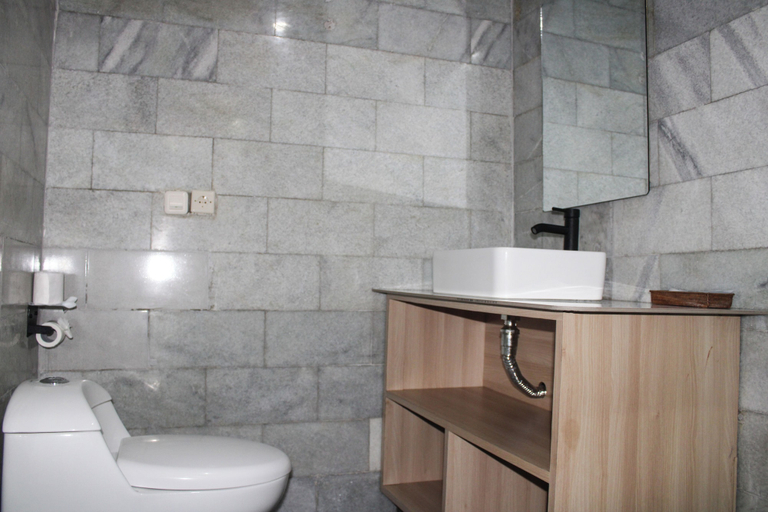 Bathroom 7
