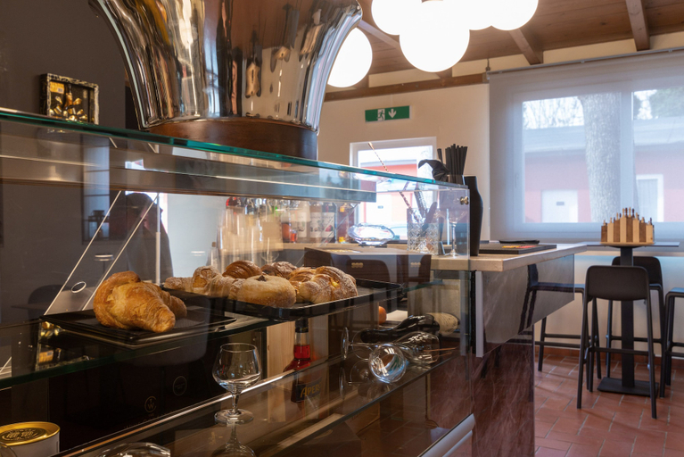 Food & Drinks 3, Tiber Suite, Rome