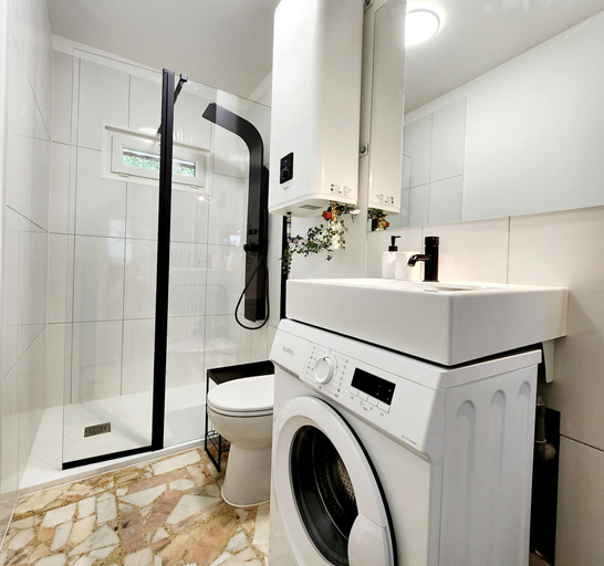 Bathroom 4, Le 56 entre ville&lac sejouraixlesbains, Savoie