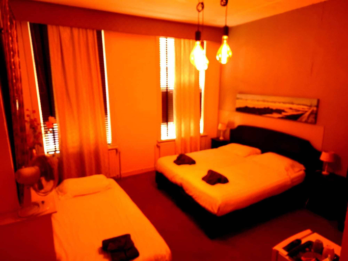 Others 5, Hotel Kuiperduin, Rotterdam