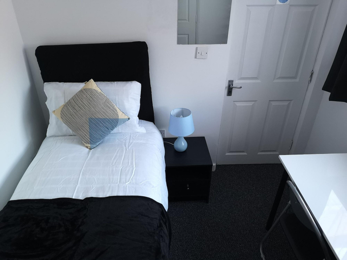 Bedroom 5, Havering Guest House, London