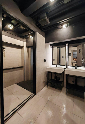 Bathroom 11