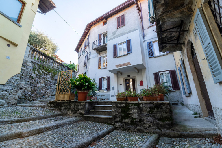 Room 2, Loving Loppia by Wonderful Italy - Glicine, Como