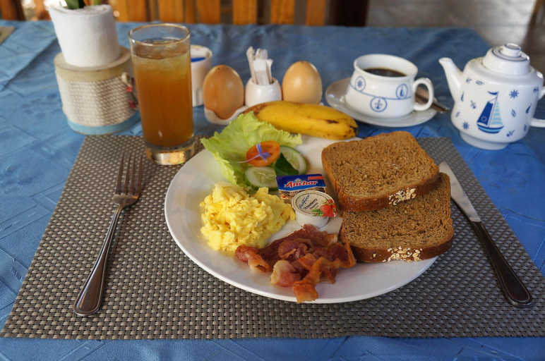 Food & Drinks 5, Captains Lodge and Bar, Panglao