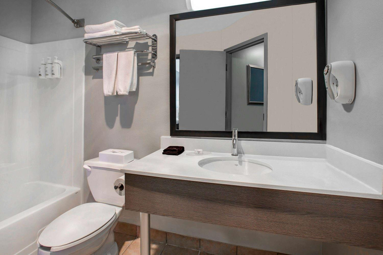 Bathroom 4, Days Inn & Suites by Wyndham Moncton, Westmorland