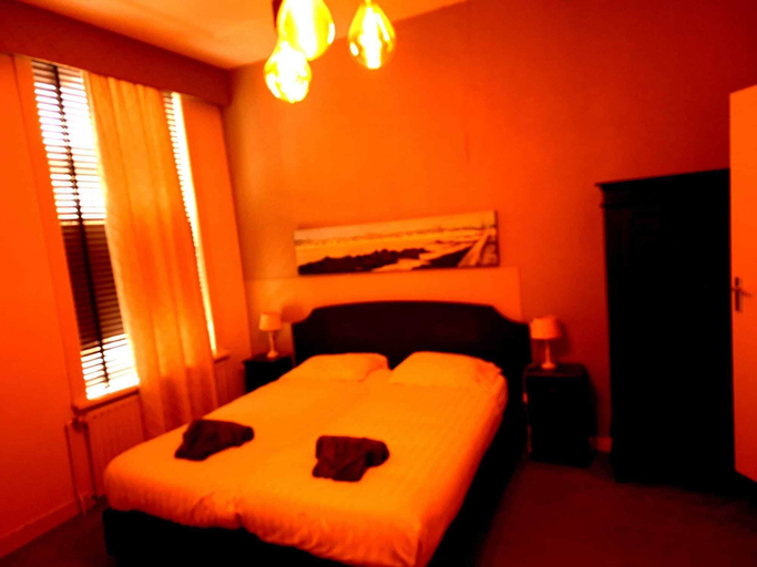Others 4, Hotel Kuiperduin, Rotterdam