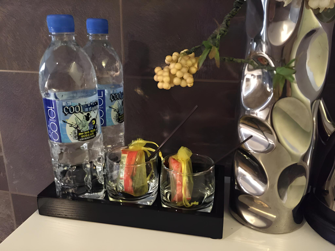 Food & Drinks