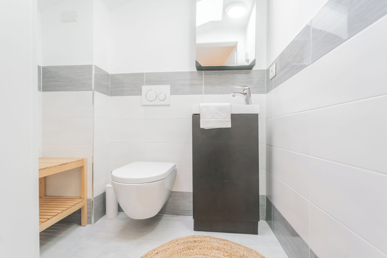 Bathroom, Borsieri Como Apartments with Parking by Rent all Como, Como