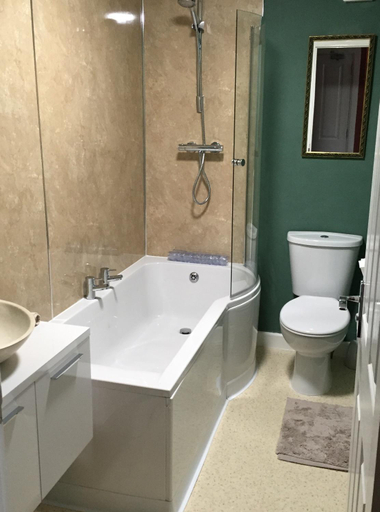 Bathroom, Robin Hood Inn, Northumberland