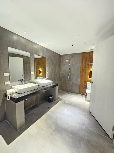 Bathroom 5, Valentinos Hotel, Mabalacat
