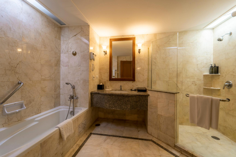 Bathroom 25