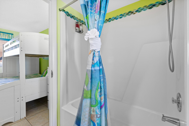 Bathroom 4, Oceania Plaza 202, Volusia