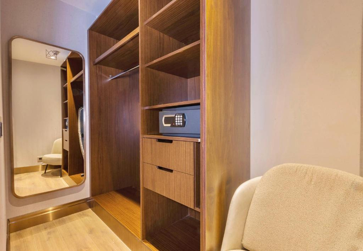 Bedroom 3, Hilton Samarkand Regency, Jomboy