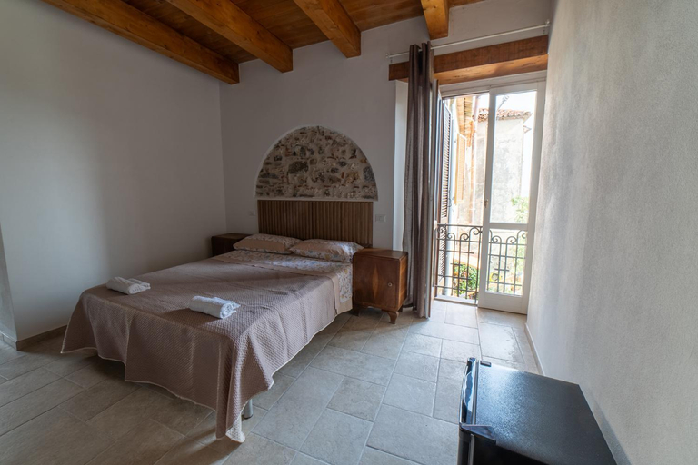 Others 2, Maison de Curtis, Salerno