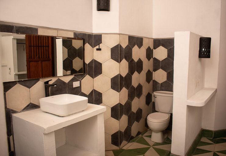 Bathroom 4, Miskitu Casa Boutique, Granada