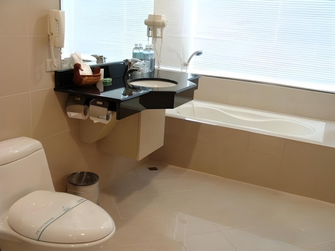 Bathroom 5, Champion Hotel, New Taipei City