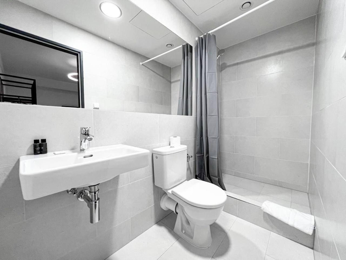 Bathroom 4, Post 120 Suites, Praha 5