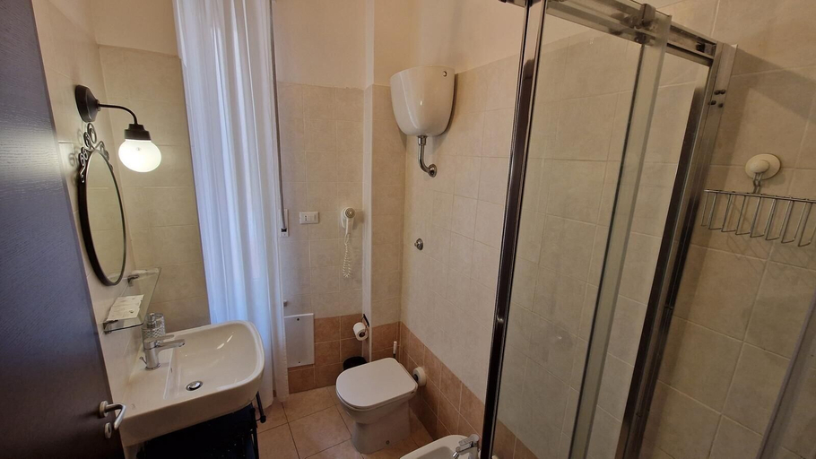 Bathroom 5, Bed and breakfast portarotese, Salerno