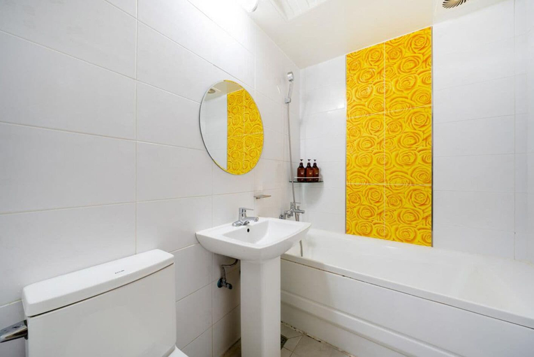Bathroom 3, HUE MOTEL, Gumi