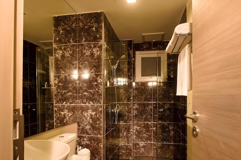 Bathroom 4, Retro 39 Hotel, Wattana