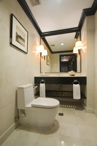 Bathroom 4, Taal Vista Hotel, Tagaytay City
