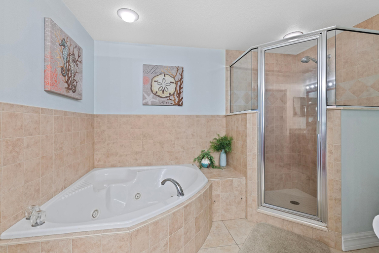 Bathroom 3, Oceanwalk 13-406, Volusia