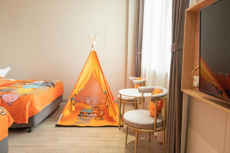 Bedroom 2, Shanghai JOYFUL YARD Hotel-Free shuttle bus to Pudong Airport and Disneyland, Shanghai