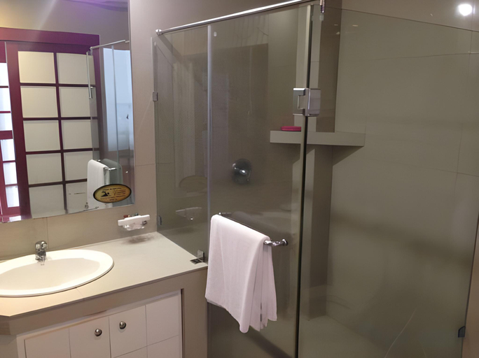 Bathroom 4, Wild Orchid Resort, Mabalacat
