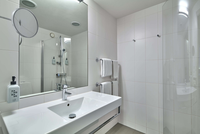 Bathroom 3, Scandic Rubinen, Göteborg