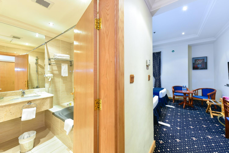 Bathroom 4, Cayam Hotel, Doha
