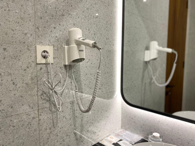 Bathroom 18