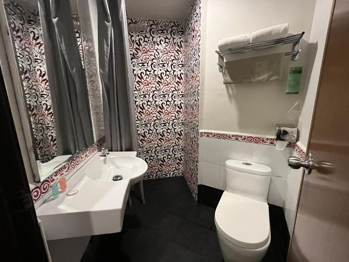 Bathroom 4