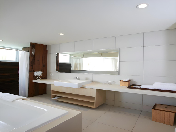 Bathroom 9