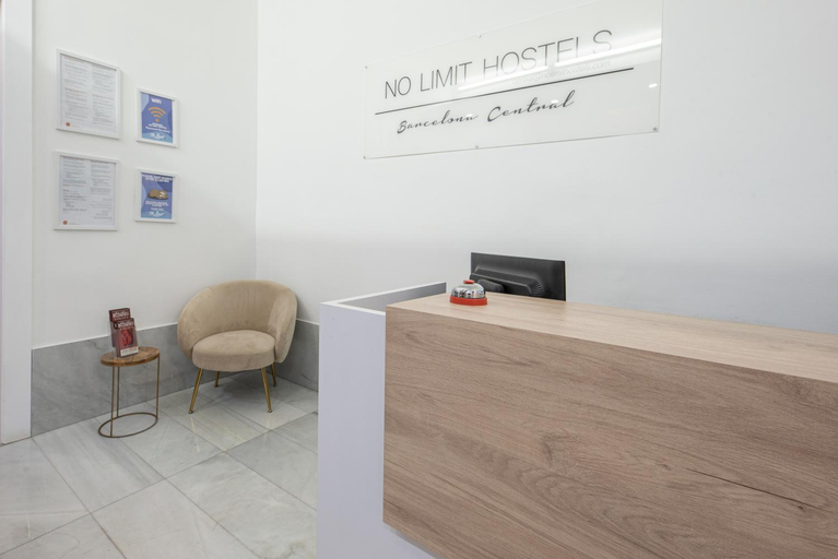 Public Area 3, No Limit Hostel Central, Barcelona
